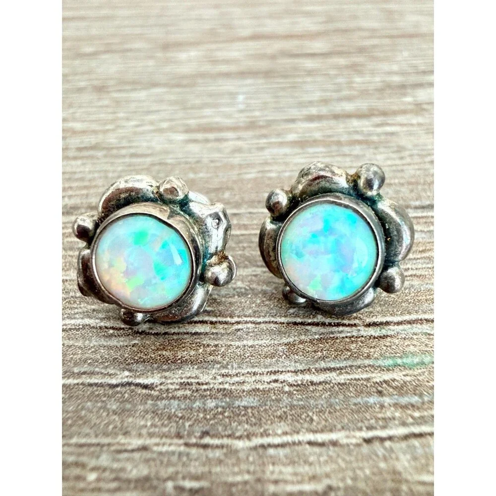 Vintage 925 Sterling Silver Opal Stud Earrings Round Floral Artisan Beautiful v